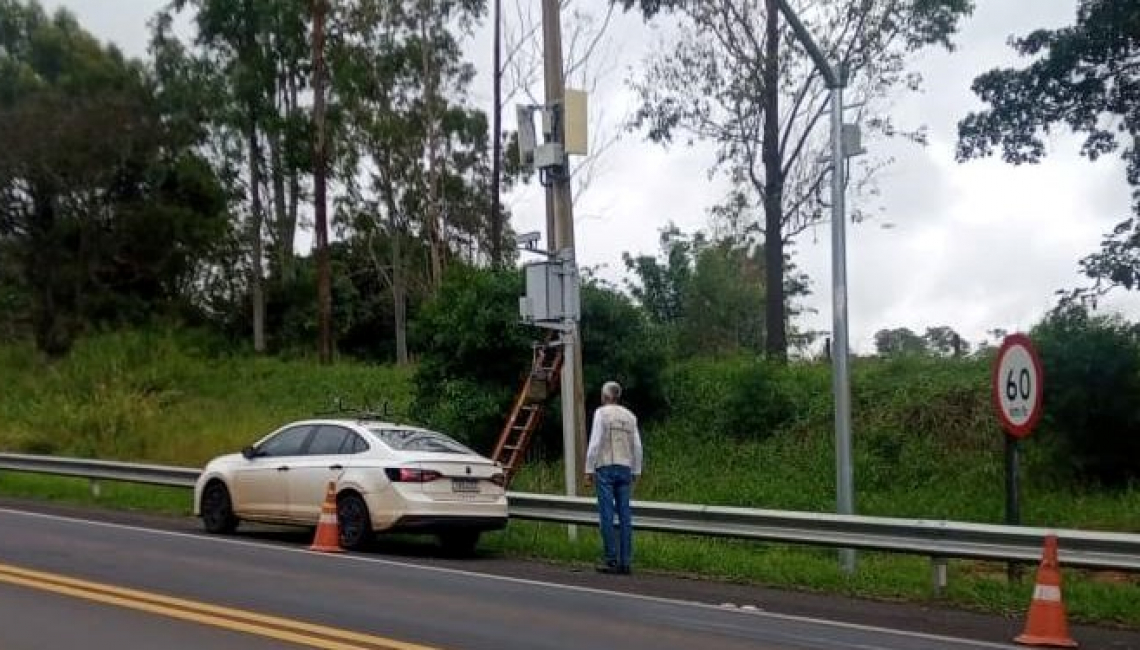 Em Quatá, Ipem-SP verifica radar na rodovia SP-284